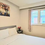 A Home Away-Cozy Guest Room In Toronto