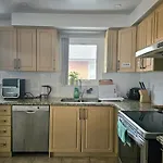A Home Away-Cozy Guest Room In Toronto