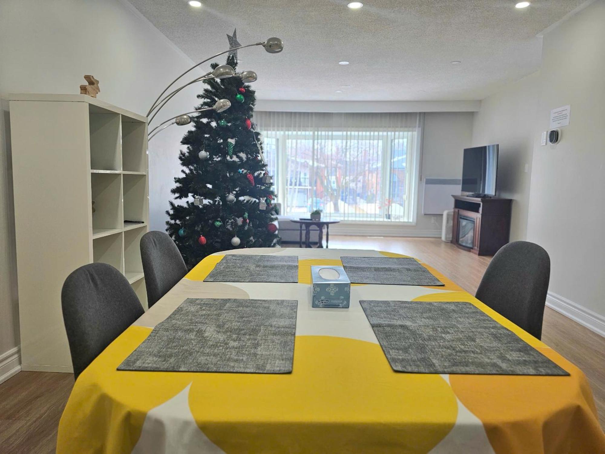 A Away-cozy Guest In Homestay Toronto